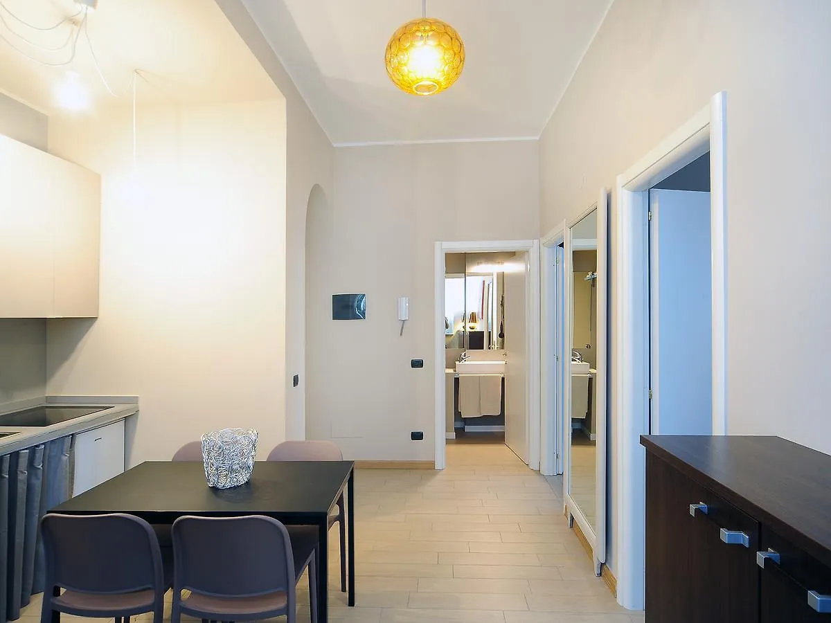 Urban District Apartments - Milan Old Town Central 2 Br Италия